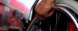 plateforme-elevatrice-inclinee-pour-le-deplacement-des-chaises-roulantes